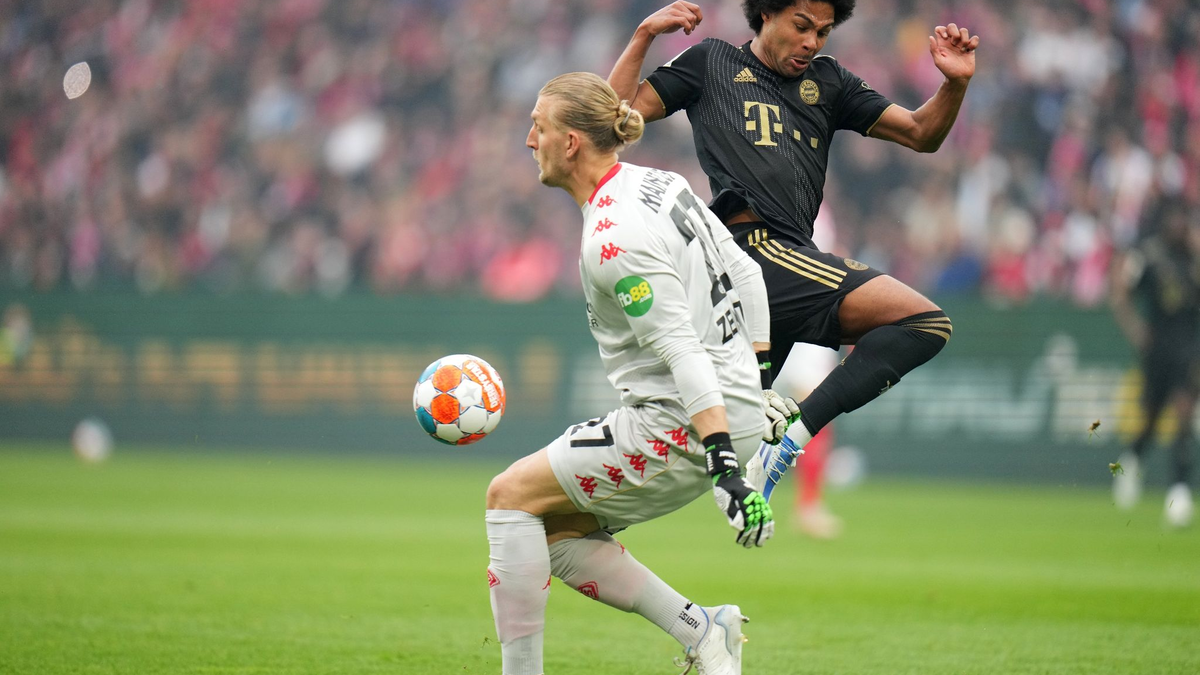 Der FSV Mainz (rot) überraschte gegen den FC Bayern München. - Foto: Thomas Frey/dpa