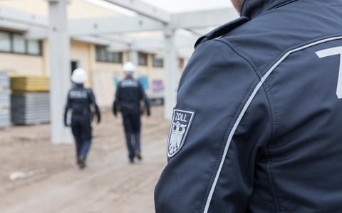 HZA-LÖ: Brombeerstrauch entpuppt sich als Versteck / Zoll fasst serbischen Arbeitnehmer mit gefälschtem Ausweis - Foto: presseportal.de