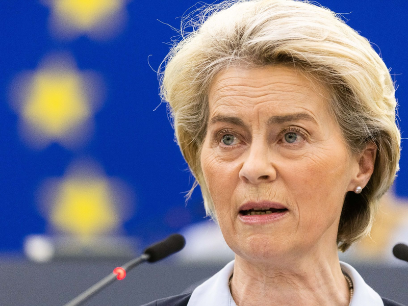 Ursula von der Leyen wird mit dem Karlspreis 2025 ausgezeichnet. (Archivbild)  - Foto: Philipp von Ditfurth/dpa