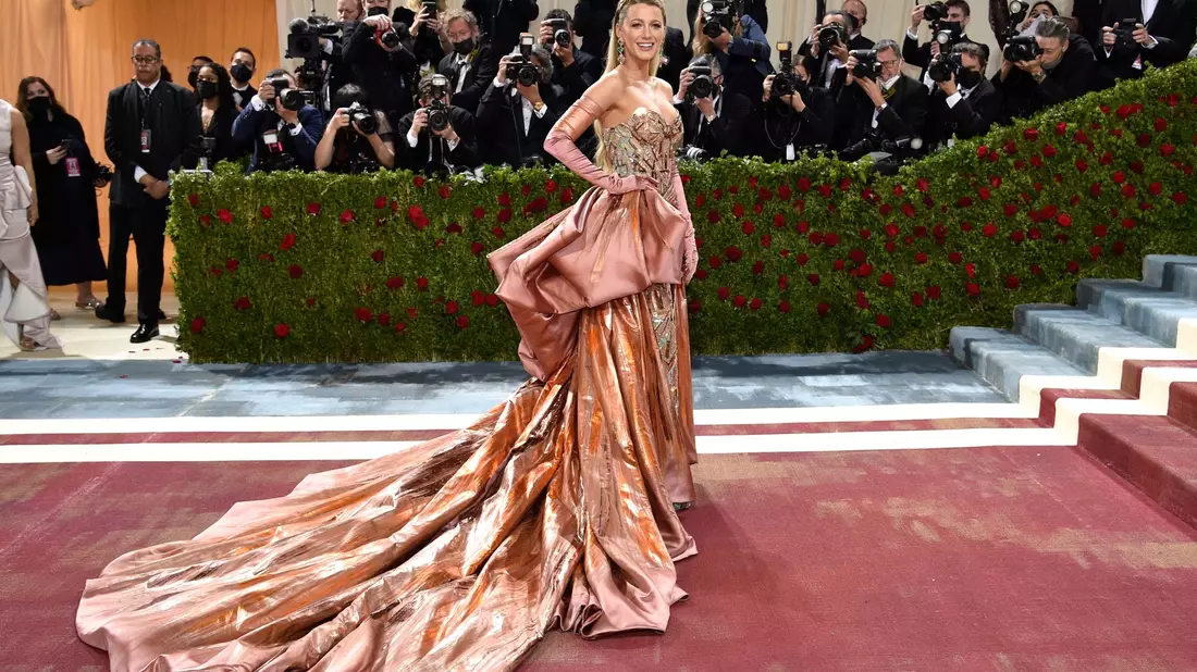 Stars wie Blake Lively, die mit Trachtenberg vor der Kamera stand, teilten ihre Trauer öffentlich. (Archivbild) - Bild: Evan Agostini/Invision/AP/dpa