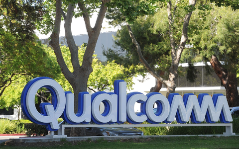 Das Chip-Unternehmen Arm droht Qualcomm mit einer Kündigung der Lizenzvereinbarung. (Archivbild) - Foto: Andrej Sokolow/dpa