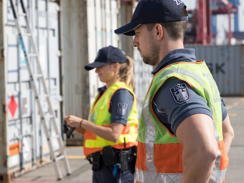 HZA-HH: Zoll in Hamburg zieht Bilanz für 2024 // Bundeseinnahmen und Bekämpfung von Schmuggel - Foto: presseportal.de