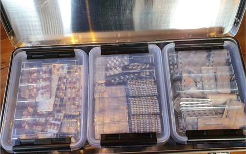 ZOLL-F: Embargoverstoß aufgedeckt - Zollfahndung stoppt Ausfuhr von Luxus-Fahrzeugen nach Russland - Foto: presseportal.de