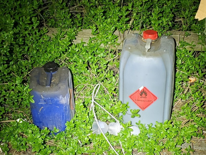 POL-SE: Halstenbek - Unbekannte entsorgen mehrere Kanister mit Betriebsstoffen - Strafverfahren eingeleitet - Polizei benötigt Hinweise - Foto: presseportal.de