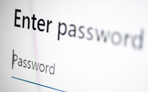 Bei dem angeblichen massiven Datenleck mit 16 Milliarden Zugangsdaten handelt sich nach EinschÀtzung von Experten nicht um einen aktuellen Sicherheitsvorfall. (Symbolbild) - Foto: Fabian Sommer/dpa Bei dem angeblichen massiven Datenleck mit 16 Milliarden Zugangsdaten handelt sich nach EinschÀtzung von Experten nicht um einen aktuellen Sicherheitsvorfall. (Symbolbild) - Foto: Fabian Sommer/dpa