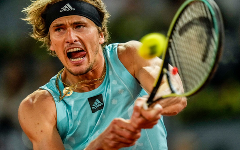 Alexander Zverev hat sein Auftaktmatch in Rom gewonnen. - Foto: Manu Fernandez/AP/dpa