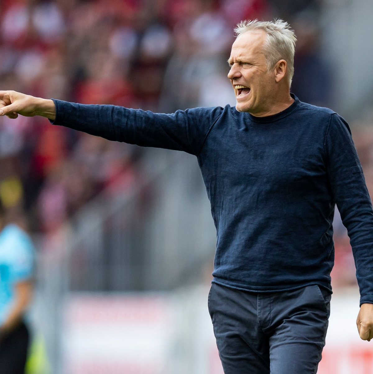 Hatte am Mittwoch in Freiburg an einer Kundgebung gegen rechts teilgenommen: Christian Streich. - Foto: Tom Weller/dpa