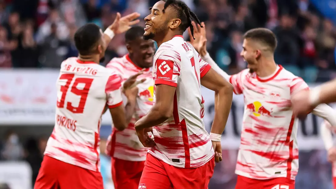 Der Wechsel von Christopher Nkunku von RB Leipzig zum FC Chelsea ist perfekt. - Bild: Jan Woitas/dpa