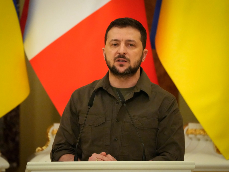 Seit vergangenem Sommer kann die Ukraine auf einige westliche F-16-Kampfjets bei der Luftverteidigung zurückgreifen. (Archivbild) - Foto: Efrem Lukatsky/AP/dpa