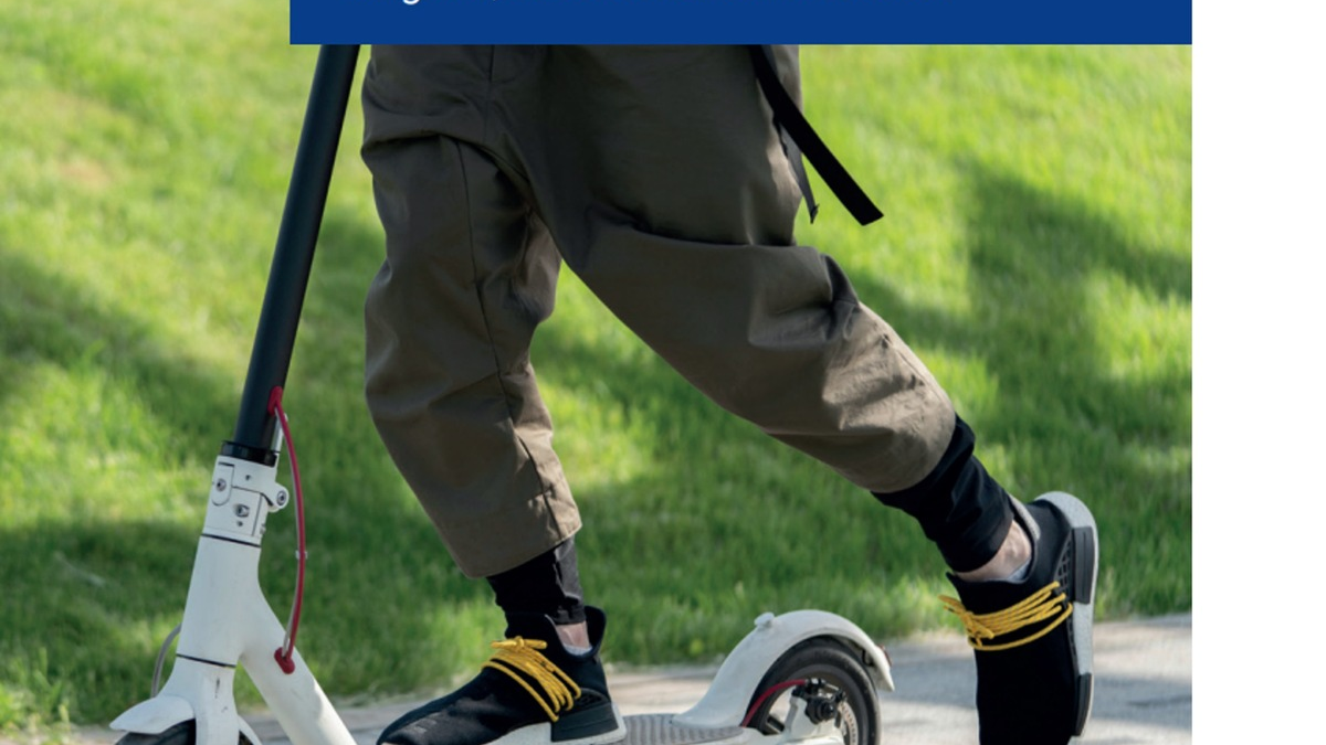 POL-DN: Schülerinnen und Schüler der Fachoberschule Polizei setzen Zeichen für Verkehrssicherheit - Social-Media-Kampagne zeigt E-Scooter-Verstöße im Alltag - Foto: presseportal.de