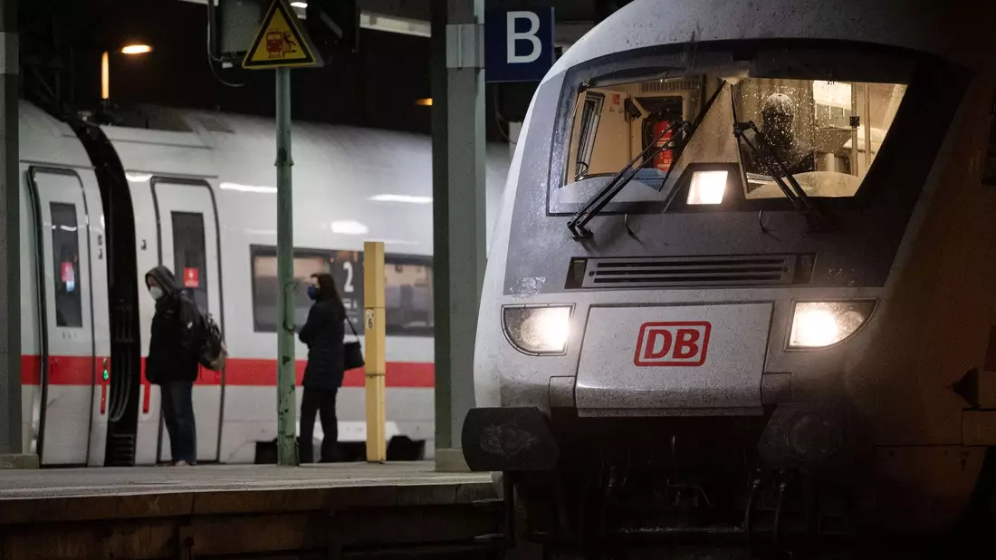 Der neue Bahn-Fahrplan gilt ab dem 10. Dezember. - Bild: Marijan Murat/dpa