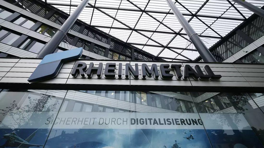 Der Rüstungskonzern Rheinmetall hat so viele Aufträge wie nie. - Bild: David Young/dpa
