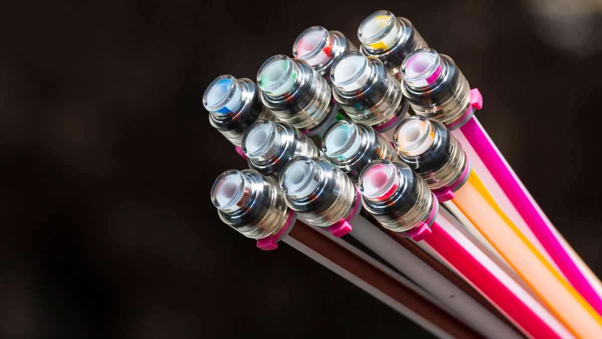 Die Deutsche Telekom investiert schon lange massiv in den Glasfaserausbau, nun legt auch eine Vodafone-Tochter los. - Foto: Matthias Rietschel/dpa-Zentralbild/dpa