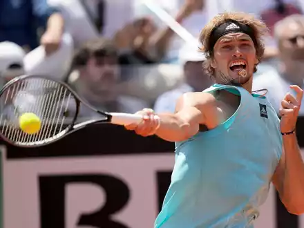 Alexander Zverev setzte sich in drei Sätzen gegen Alejandro Tabilo durch. - Foto: Andrew Medichini/AP/dpa