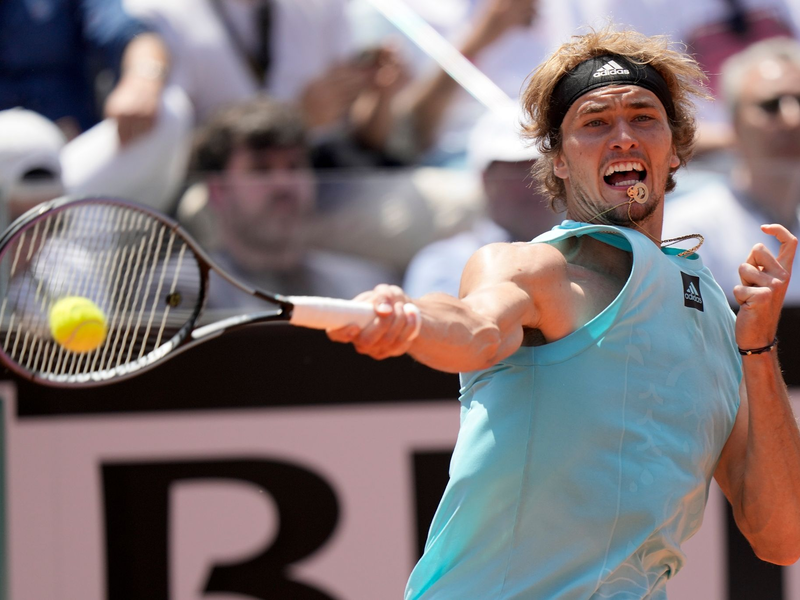 Alexander Zverev setzte sich in drei Sätzen gegen Alejandro Tabilo durch. - Foto: Andrew Medichini/AP/dpa