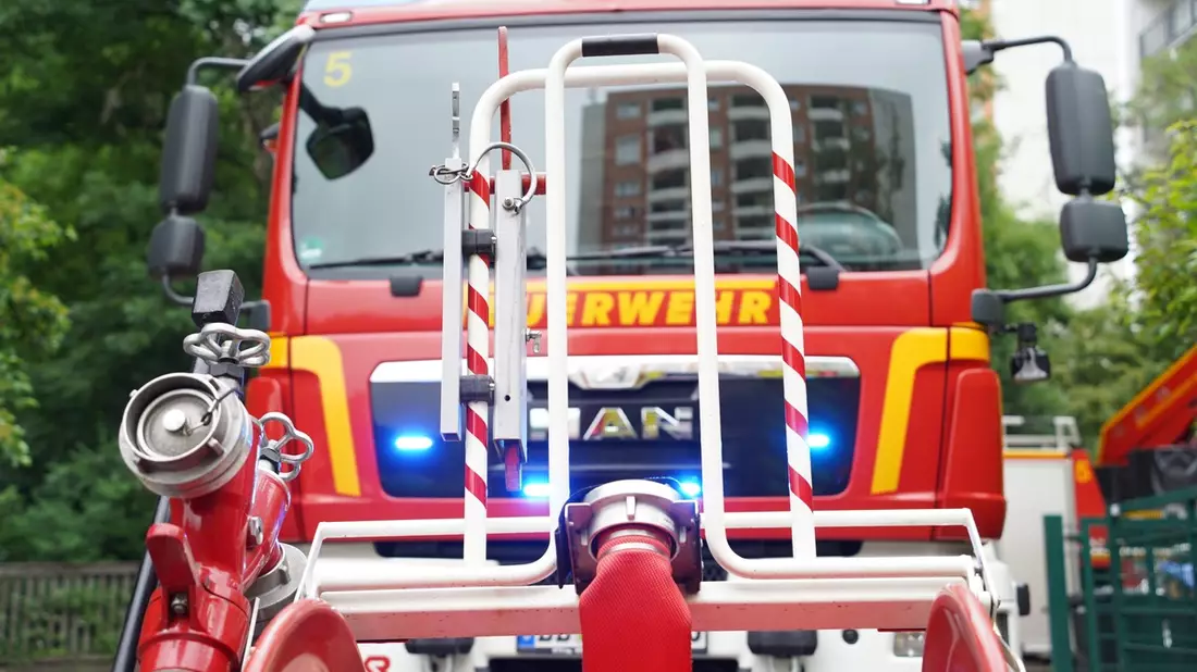 FW Dresden: Mehrere Brände im Dresdner Stadtgebiet - Feuerwehr in der Nacht mehrfach gefordert - Bild: presseportal.de