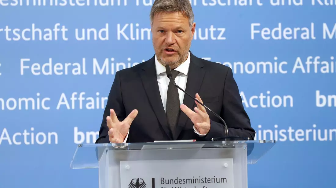 Robert Habeck (Bündnis 90/Die Grünen), Bundesminister für Wirtschaft und Klimaschutz, wirft der FDP «Wortbruch» vor. - Bild: Wolfgang Kumm/dpa