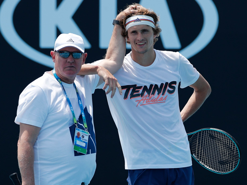 Schied auch in Tokio früh aus: Alexander Zverev. - Foto: Andy Wong/AP/dpa