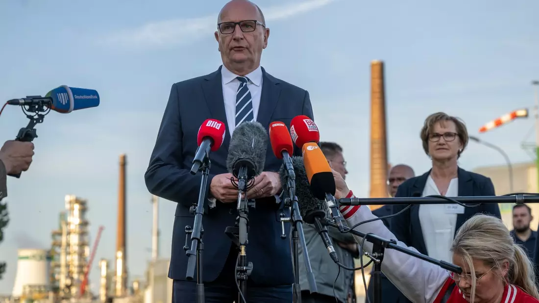 Zeigt sich trotz Umfragen zuversichtlich für die Wahl: Brandenburgs Ministerpräsident Dietmar Woidke. - Bild: Monika Skolimowska/dpa