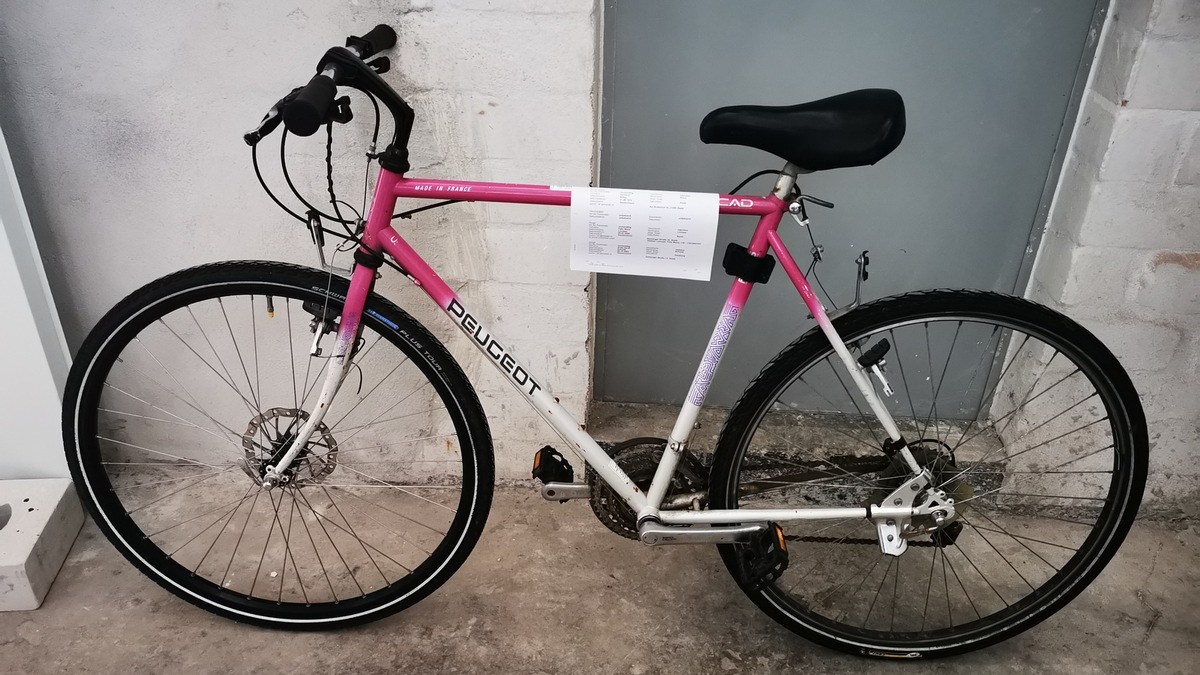 POL-PDMT: Klingelbach. Diebstahl eines Pkw - Foto: presseportal.de