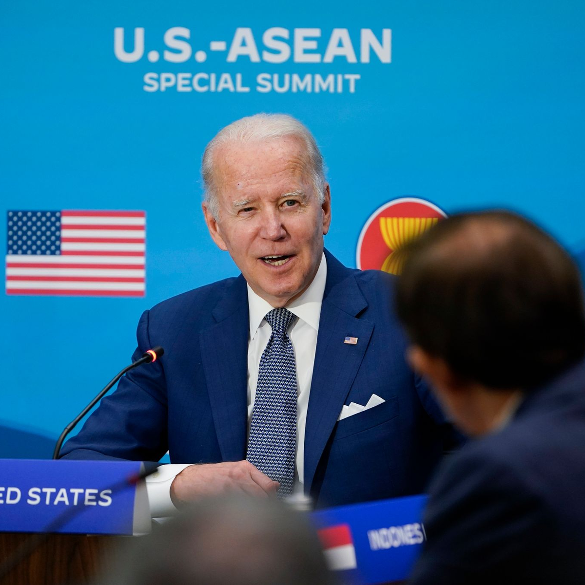 Ein falscher Joe Biden soll Demokraten in New Hampshire dazu aufgerufen haben, nicht an den Vorwahlen in dem US-Bundesstaat teilzunehmen. Das löst neue Sorgen um KI-Fakes aus (Archivbild). - Foto: Susan Walsh/AP/dpa