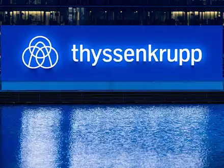 Die Thyssenkrupp-Stahlsparte ist Deutschlands größter Stahlhersteller und zählt rund 26.250 Beschäftigte. - Foto: Rolf Vennenbernd/dpa