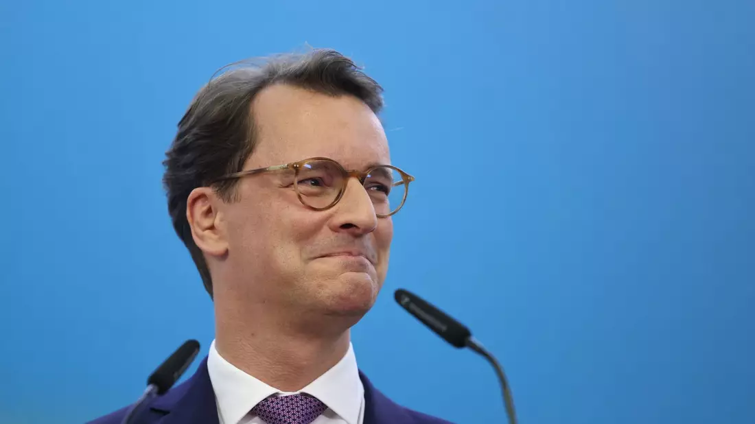 Nordrhein-Westfalens Ministerpräsident Hendrik Wüst wünscht sich eine stärkere SPD. - Bild: Rolf Vennenbernd/dpa
