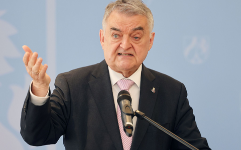 NRW-Innenminister Herbert Reul will keine extremistischen Beamten in der Polizei. - Foto: Oliver Berg/dpa