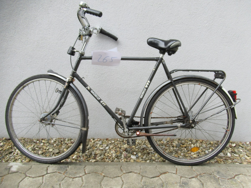 FW-PI: Pferd versinkt in matschigem Erdreich - nicht alltäglicher Einsatz für die Feuerwehr Halstenbek - Foto: presseportal.de