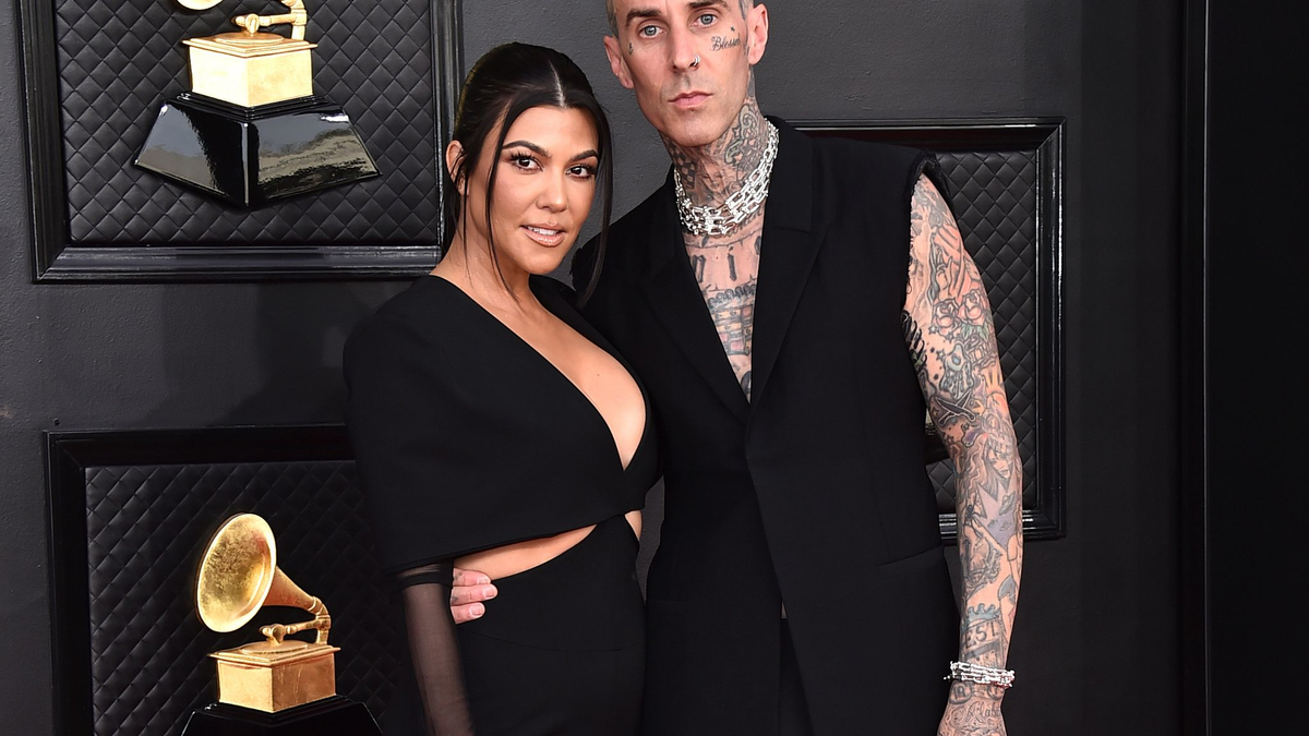 Kourtney Kardashian und Travis Barker haben ihre Beziehung im Februar 2021 öffentlich gemacht. - Foto: Jordan Strauss/Invision/AP/dpa/Archiv