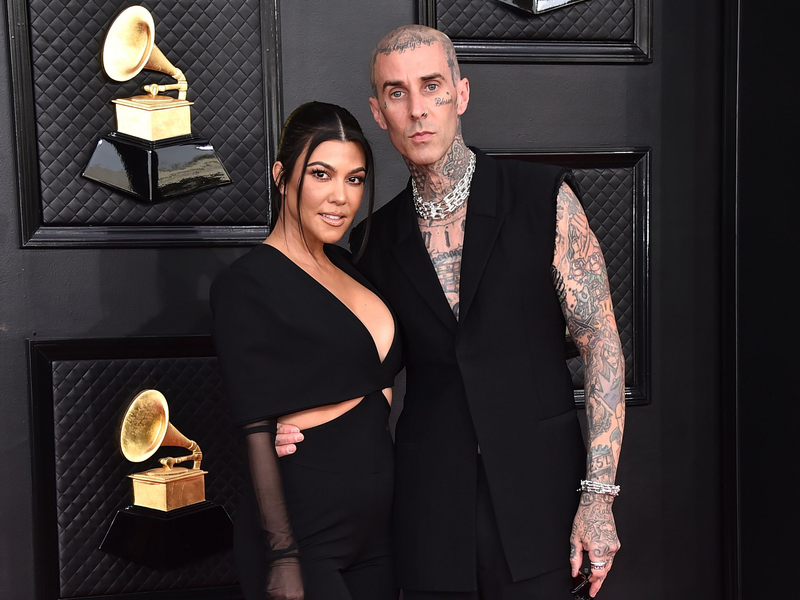 Kourtney Kardashian und Travis Barker haben ihre Beziehung im Februar 2021 öffentlich gemacht. - Foto: Jordan Strauss/Invision/AP/dpa/Archiv