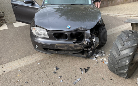 POL-PDWIL: Aufgerissener Dieseltank an LKW, B53 bei Kröv mehrere Stunden gesperrt - Foto: presseportal.de POL-PDWIL: Aufgerissener Dieseltank an LKW, B53 bei Kröv mehrere Stunden gesperrt - Foto: presseportal.de