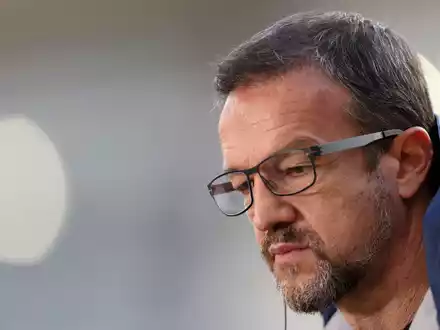 Hertha BSC hatte dem 52-Jährigen Anfang 2023 zunächst ordentlich und dann außerordentlich gekündigt. - Foto: Tom Weller/dpa