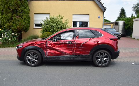POL-HF: Unerlaubtes Entfernen von der Unfallstelle- Fahrer flüchtet zu Fuß - Foto: presseportal.de