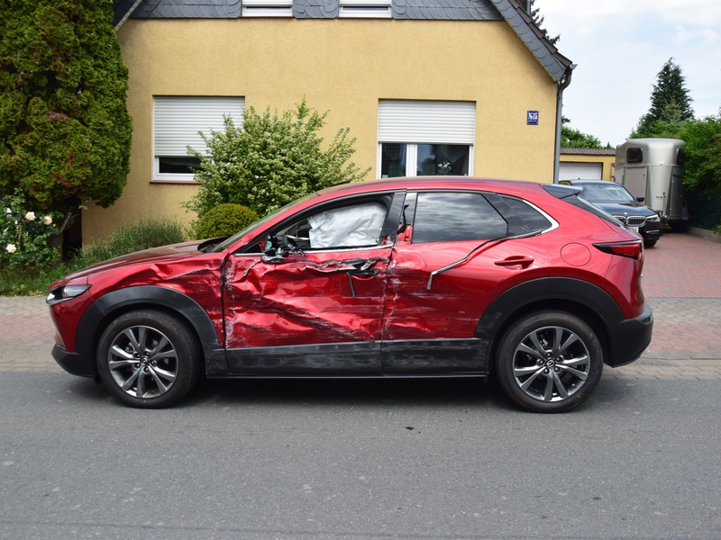 POL-HF: Unerlaubtes Entfernen von der Unfallstelle- Fahrer flüchtet zu Fuß - Foto: presseportal.de