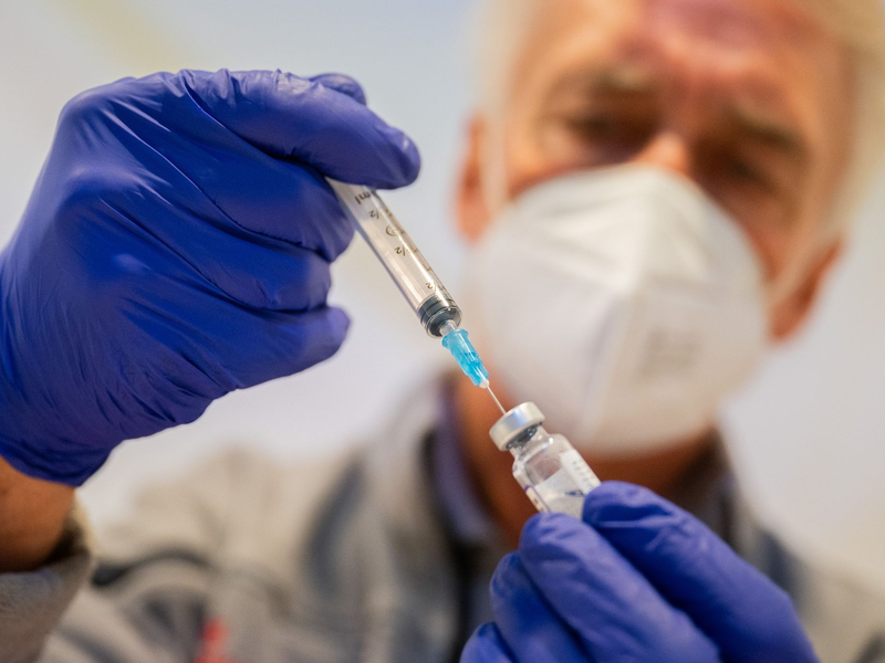 In Deutschland wird ausschließlich inaktivierter Polioimpfstoff verwendet. (Archivbild) - Foto: Julian Stratenschulte/dpa