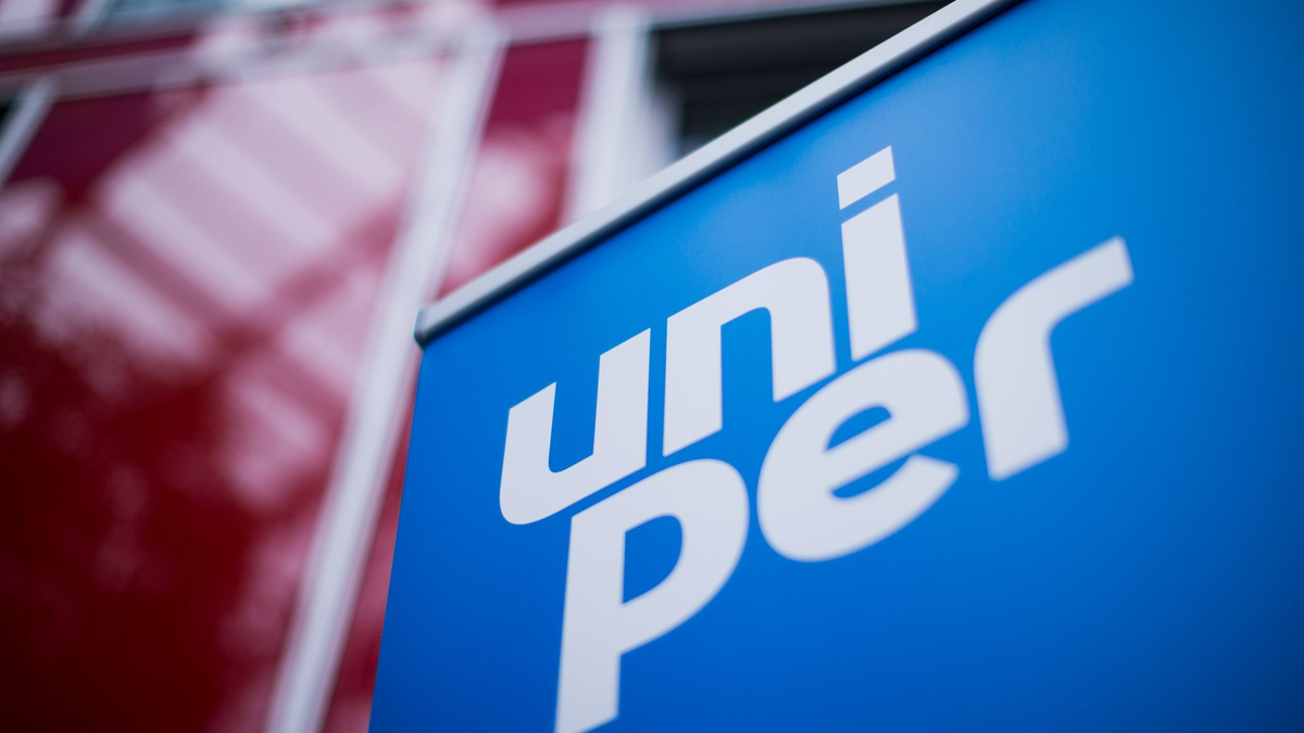 Der Uniper-Vorstandsvorsitzende Michael Lewis vor Beginn der Bilanzpressekonferenz. - Foto: Rolf Vennenbernd/dpa