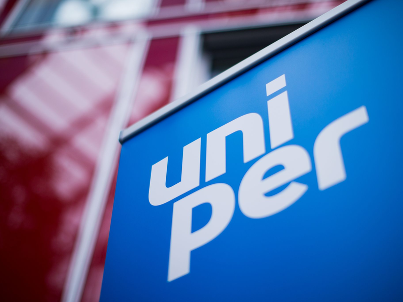 Der Uniper-Vorstandsvorsitzende Michael Lewis vor Beginn der Bilanzpressekonferenz. - Foto: Rolf Vennenbernd/dpa