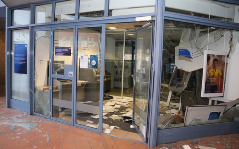 FW Düren: Feuer in Hochhaus - Foto: presseportal.de