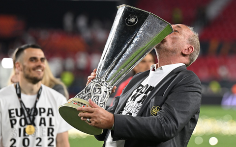 Am Montag endet Peter Fischers letzte Amtszeit als Präsident von Eintracht Frankfurt. - Foto: Arne Dedert/dpa