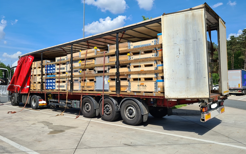POL-HK: Soltau: Beschädigter Pkw gesucht; Bispingen: Zeugin nach Ladendiebstahl gesucht; Soltau: Lkw auf der A 7 quergestellt - mehrere Stunden Vollsperrung (Foto im Anhang) - Foto: presseportal.de