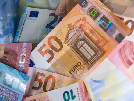 Im Jahr 2025 plant der Bund Ausgaben von mehr als 500 Milliarden Euro. - Foto: Monika Skolimowska/dpa-Zentralbild/dpa