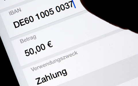 Verpflichtende Überprüfungen des Zahlungsempfängers sollen Überweisungen sicherer machen. (Symbolbild) - Foto: Monika Skolimowska/dpa-Zentralbild/dpa
