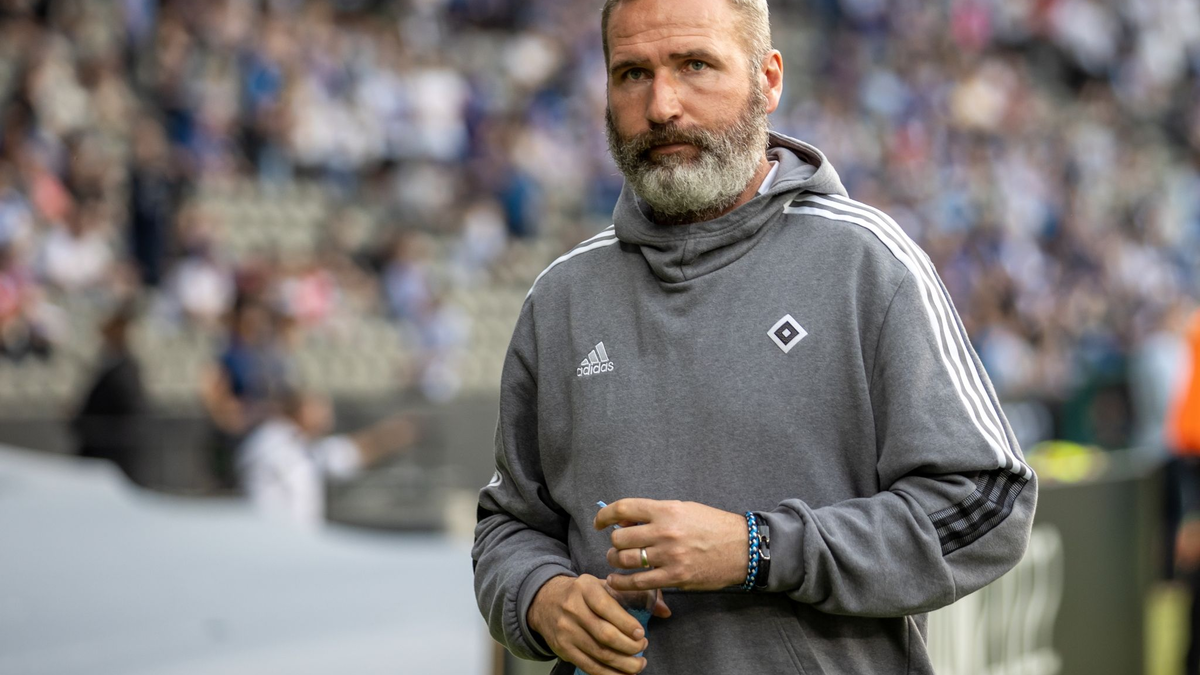 Genießt beim HSV weiter das Vertrauen seiner Vorgesetzten Trainer Tim Walter. - Foto: Andreas Gora/dpa