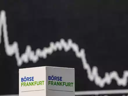 Handelssaal der Deutschen Börse: Trotz vieler Krisen eilt der Dax von Rekord zu Rekord (Archivbild) - Foto: Boris Roessler/dpa