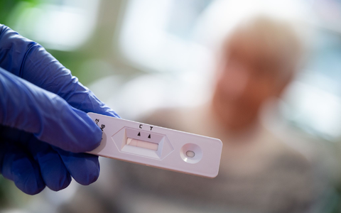 Besonders bei Frau hat eine Studie nach einer Covid-Infektion stärker gealterte Blutgefäße festgestellt. (Archivbild) - Foto: Sebastian Gollnow/dpa Besonders bei Frau hat eine Studie nach einer Covid-Infektion stärker gealterte Blutgefäße festgestellt. (Archivbild) - Foto: Sebastian Gollnow/dpa