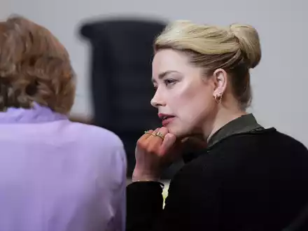 Allen Grund zum Glück: Amber Heard - Foto: Evelyn Hockstein/Pool Reuters/AP/dpa