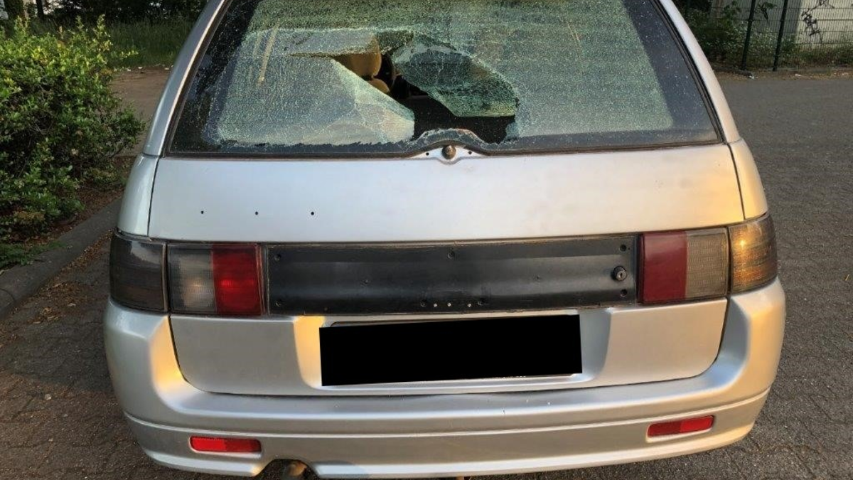 HZA-KI: Ein sicherer Jahreswechsel beginnt mit verantwortungsvollen Entscheidungen / Zoll warnt vor gefährlichen Böllern und Raketen zu Silvester - Foto: presseportal.de