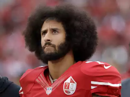 Colin Kaepernick wünscht sich eine Rückkehr in die NFL. - Foto: Marcio Jose Sanchez/AP/dpa