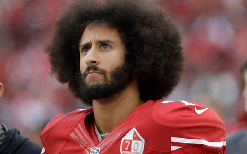 Colin Kaepernick wünscht sich eine Rückkehr in die NFL. - Foto: Marcio Jose Sanchez/AP/dpa